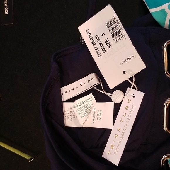 💕TRINA TURK💕 Made in the Shade Bandeau One-Piece Swimsuit Lace Up 0 NWT - Picture 11 of 12